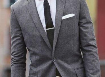 Chọn vest nam giản dị cho đàn ông tuổi trung niên